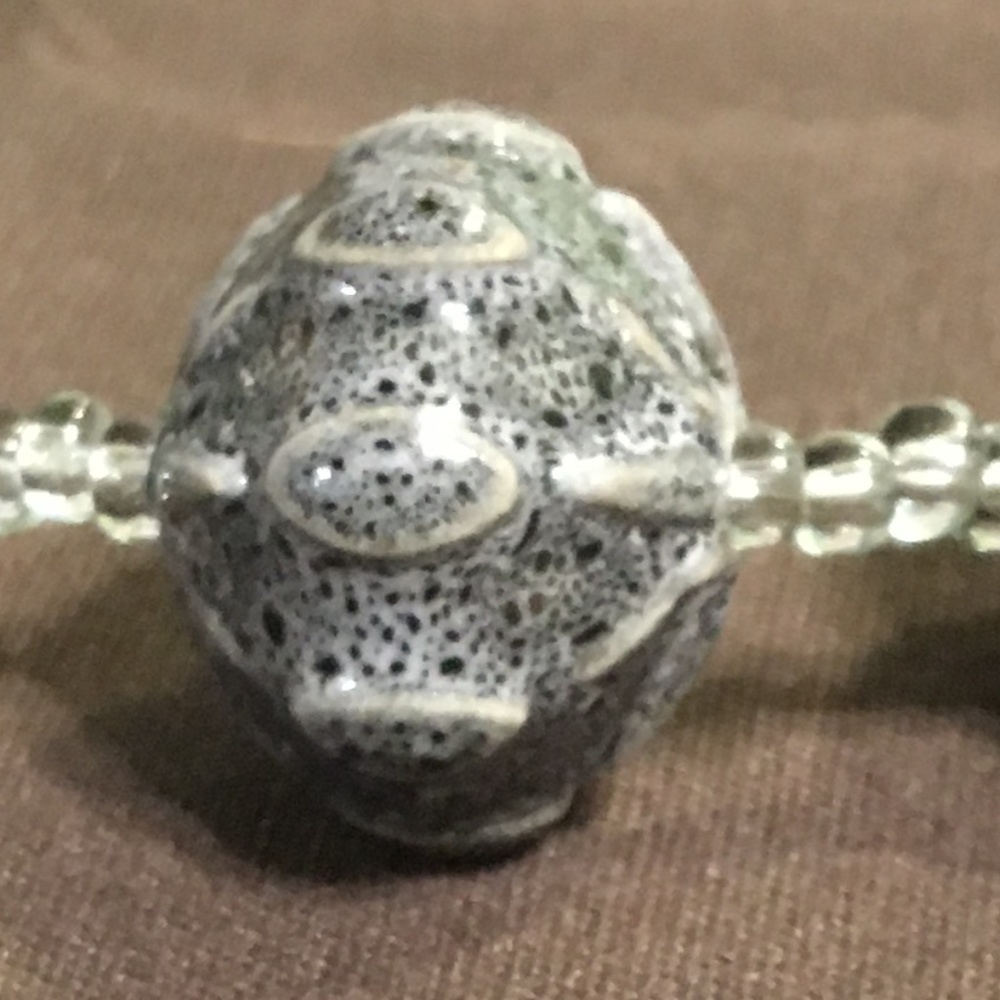 NECKLACE - Picture 2 of 3